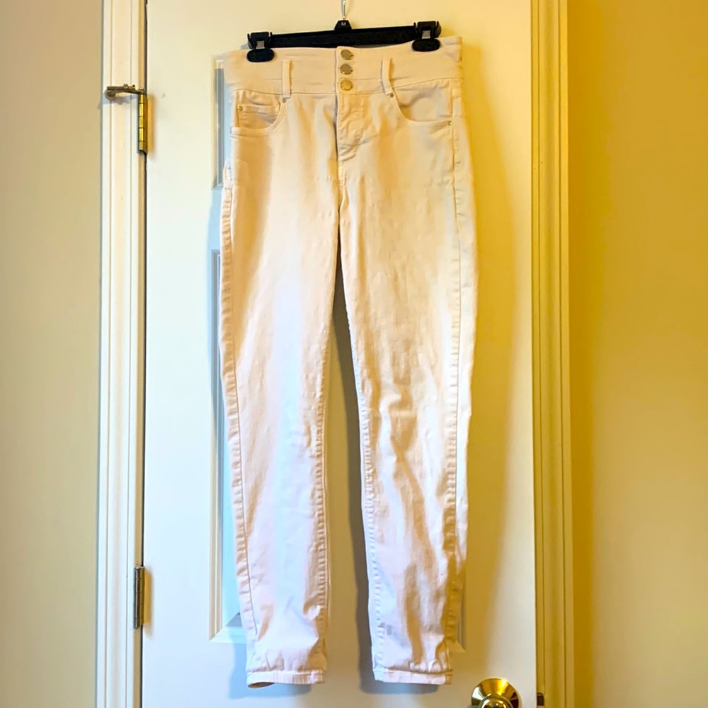 Ann Taylor “The Skinny” in Cream; Size 4